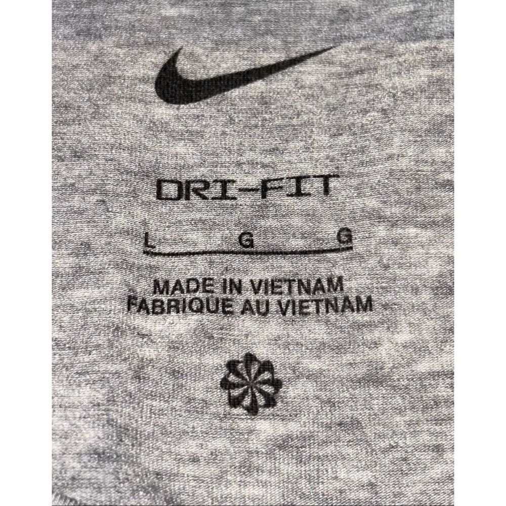 Nike dri fit cropped tee shirt size large - Picture 3 of 3
